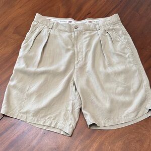 Tommy Bahama Men's Beige Flat Front Shorts